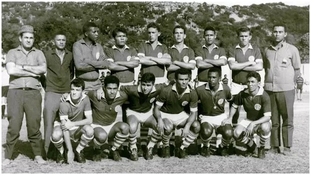 Garrincha com a camisa do Alecrim