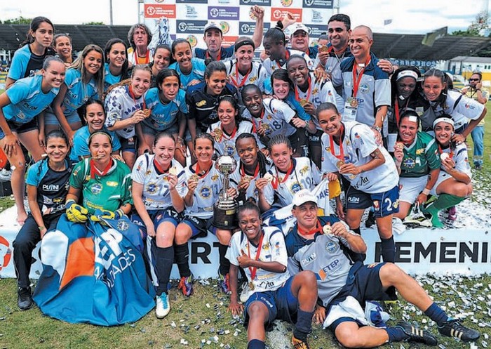 S�o Jos� EC comemora t�tulo da Copa Libertadores Feminina de 2011