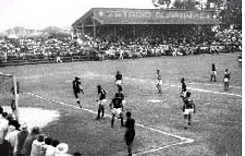 Foto do Estádio do Guarani em 1951 numa peleja