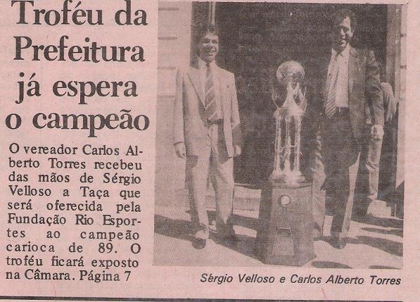 Sérgio Velloso e Carlos Alberto Torres com o Troféu Fundação Rio Esportes