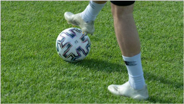 Ca�a-n�queis que simulam uma competi��o de futebol